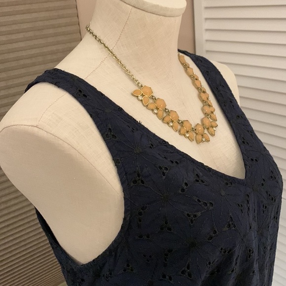 𝅺a New Day Navy Eyelet Sleeveless V-Neck Top Size S- Like New - Picture 6 of 16